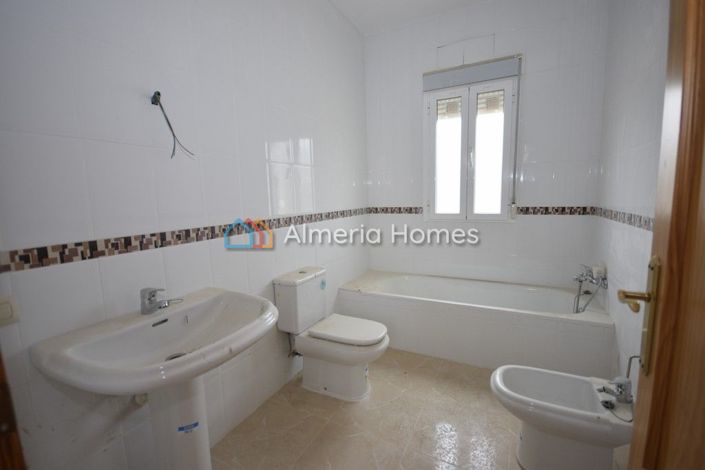 Image No.19-3 Bed Villa for sale