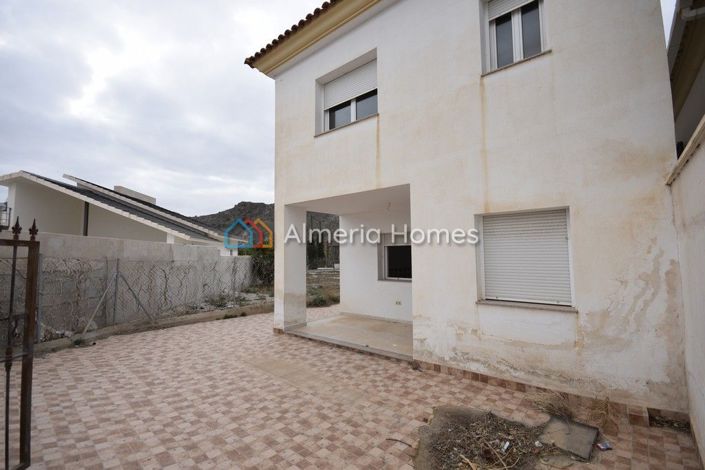 Image No.3-3 Bed Villa for sale