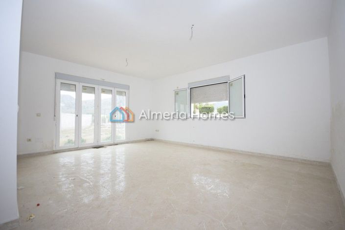 Image No.9-3 Bed Villa for sale