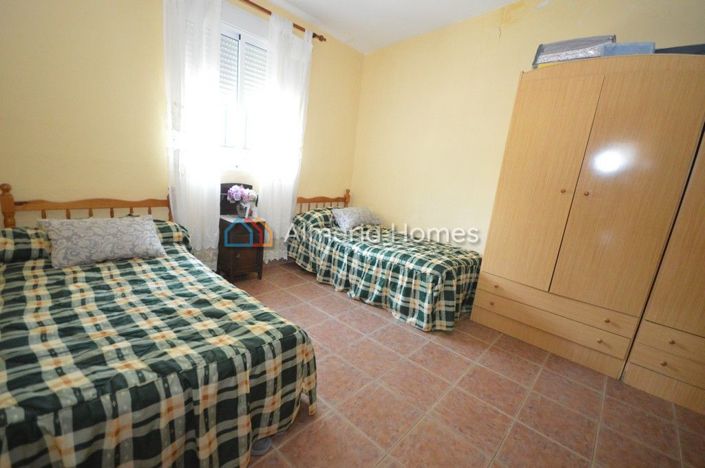 Image No.10-3 Bed Country House for sale