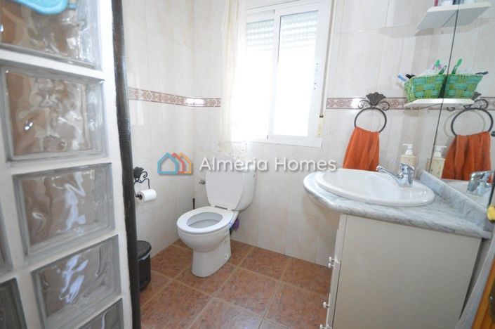 Image No.9-3 Bed Country House for sale