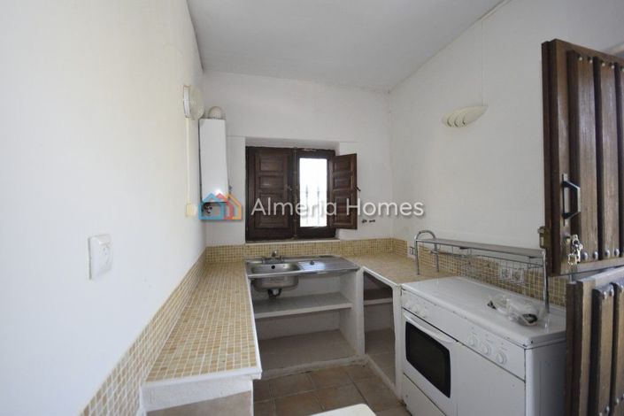 Image No.18-4 Bed Country House for sale