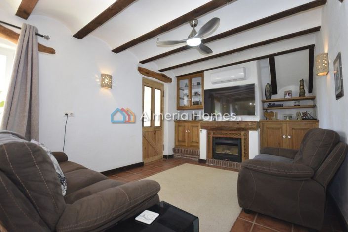 Image No.12-7 Bed Country House for sale