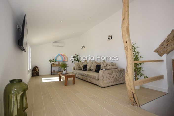 Image No.13-7 Bed Country House for sale