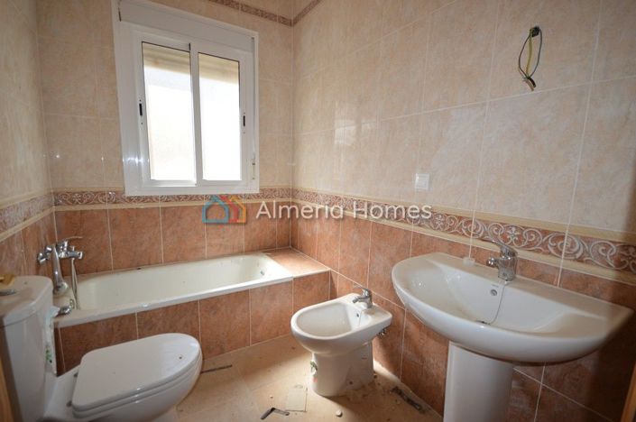 Image No.18-Villa de 4 chambres à vendre à Lubrín