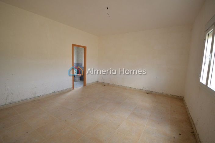 Image No.7-Villa de 4 chambres à vendre à Lubrín