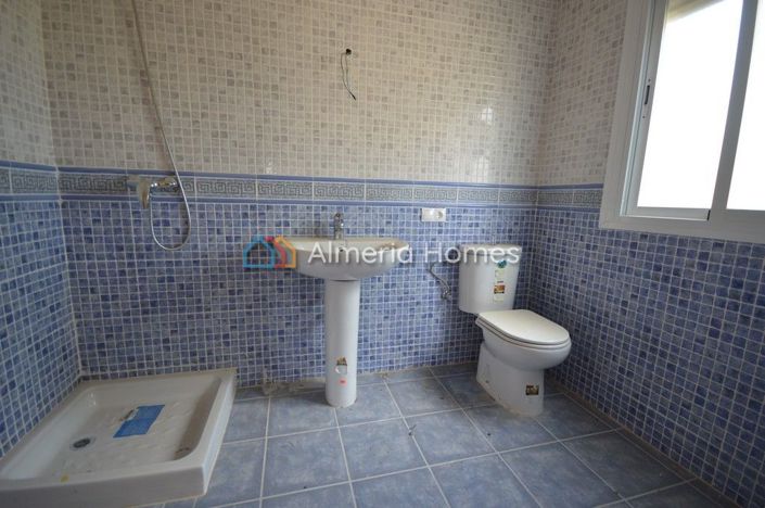 Image No.8-Villa de 4 chambres à vendre à Lubrín