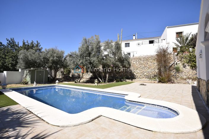 Image No.10-Maison de campagne de 7 chambres à vendre à Arboleas