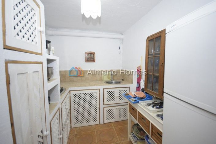 Image No.12-7 Bed Country House for sale