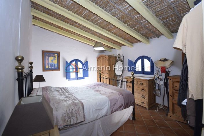 Image No.17-7 Bed Country House for sale