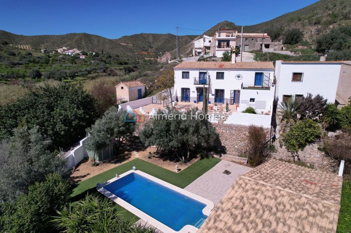 Image No.2-Maison de campagne de 7 chambres à vendre à Arboleas