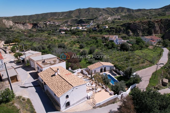 Image No.3-Maison de campagne de 7 chambres à vendre à Arboleas