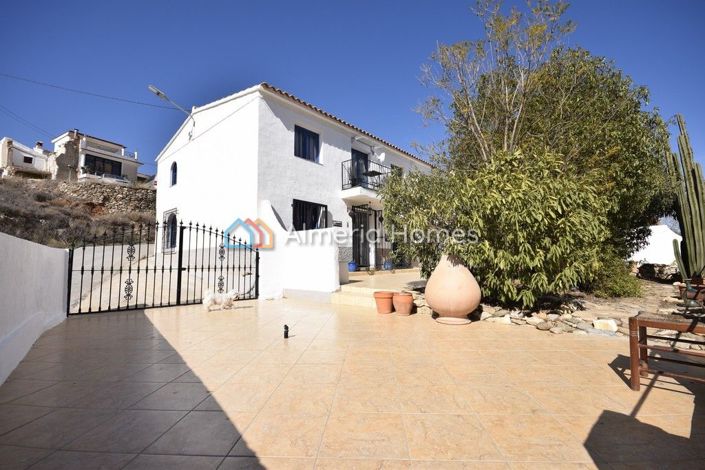 Image No.7-7 Bed Country House for sale