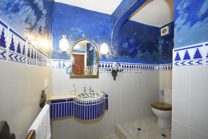 Image No.10-7 Bed Country House for sale