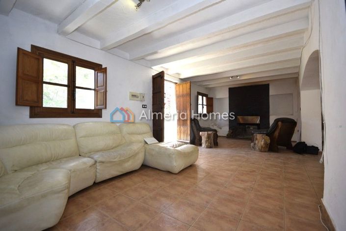 Image No.12-6 Bed Country House for sale