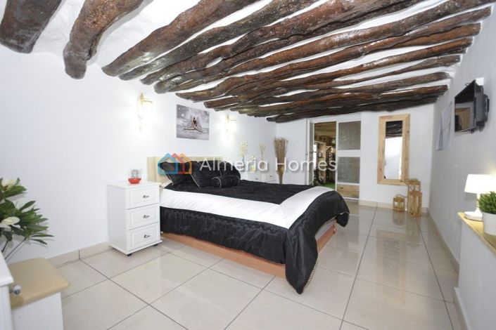 Image No.15-Maison de campagne de 6 chambres à vendre à Oria