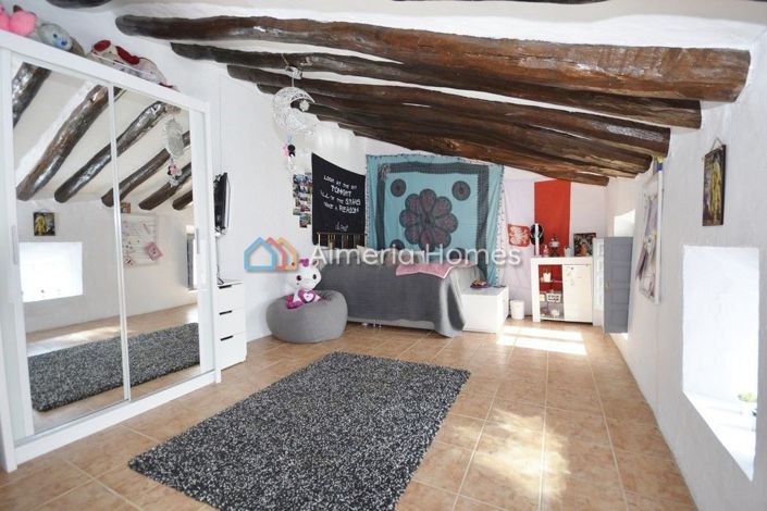 Image No.20-Maison de campagne de 6 chambres à vendre à Oria