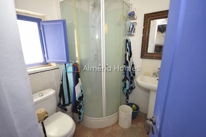 Image No.14-6 Bed Country House for sale