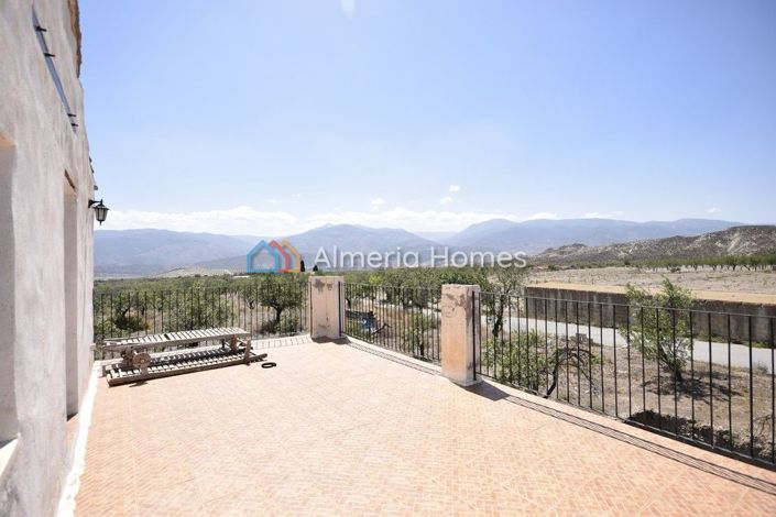 Image No.17-6 Bed Country House for sale