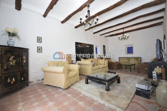 Image No.9-6 Bed Country House for sale