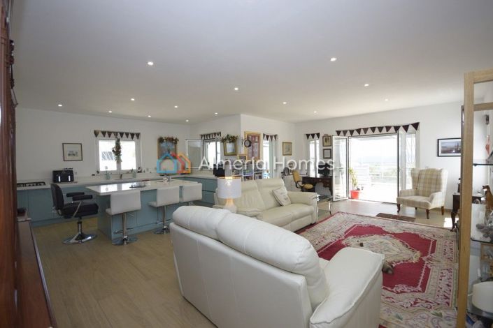 Image No.6-4 Bed Villa for sale