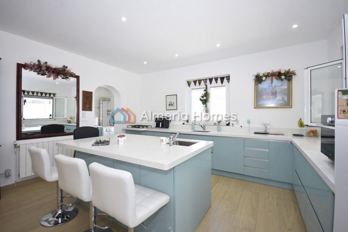 Image No.7-4 Bed Villa for sale