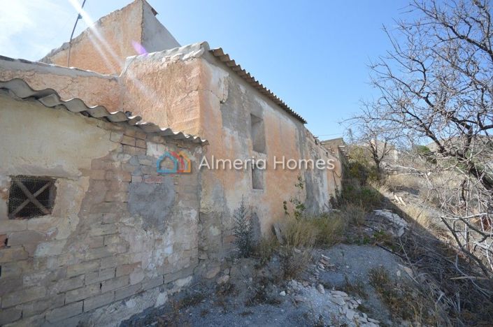 Image No.12-4 Bed Country House for sale