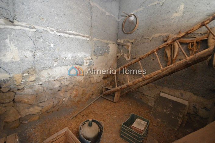 Image No.14-4 Bed Country House for sale