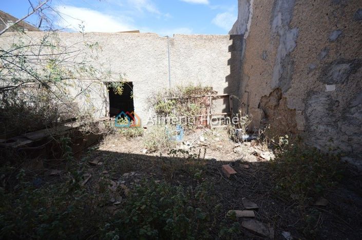 Image No.15-4 Bed Country House for sale