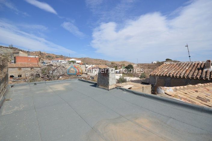 Image No.18-4 Bed Country House for sale