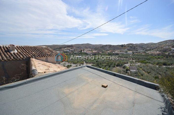 Image No.19-4 Bed Country House for sale