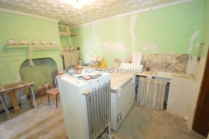 Image No.6-4 Bed Country House for sale