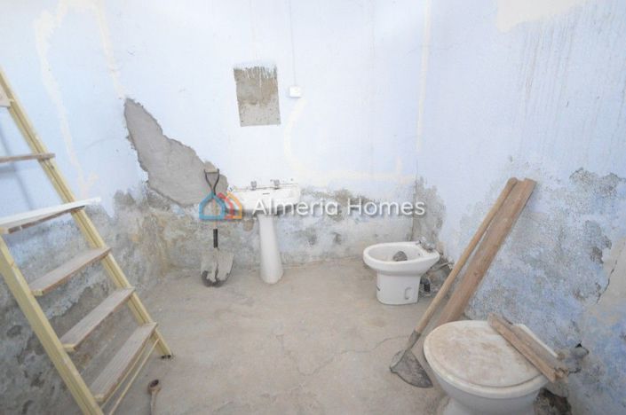 Image No.8-4 Bed Country House for sale