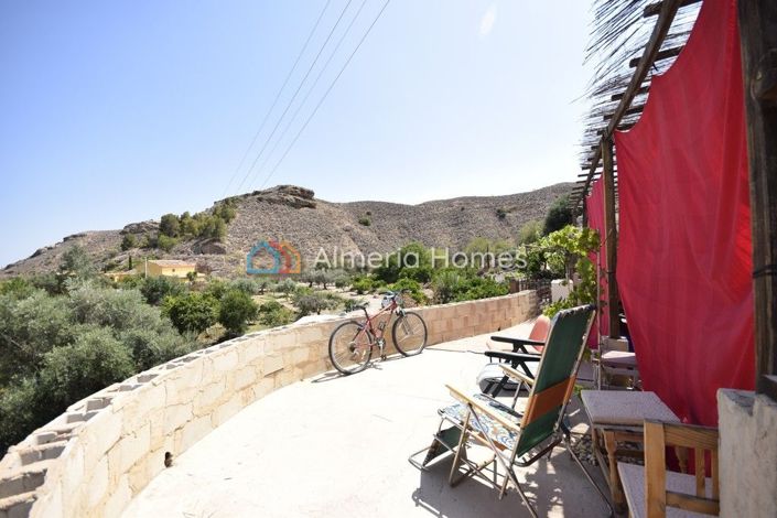 Image No.8-5 Bed Country House for sale