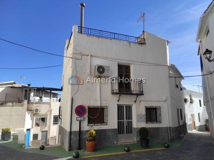 Image No.1-4 Bed Village House for sale
