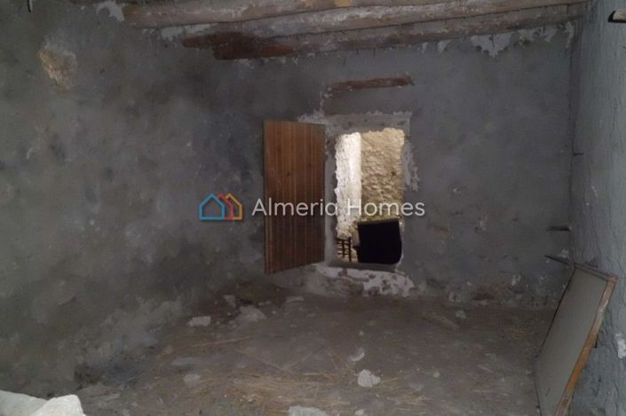 Image No.7-5 Bed Country House for sale