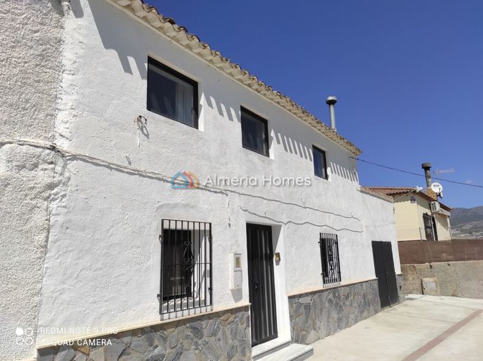 Image No.1-Maison de village de 4 chambres à vendre à Almeria