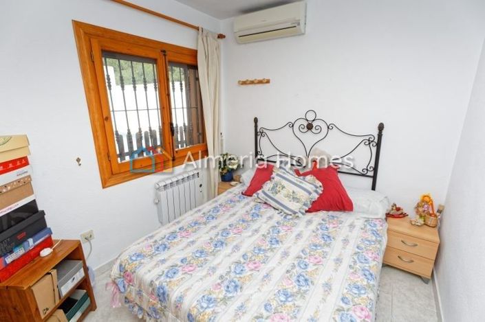 Image No.15-5 Bed Villa for sale