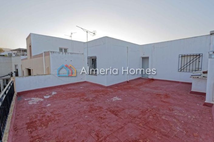 Image No.19-4 Bed Apartment for sale