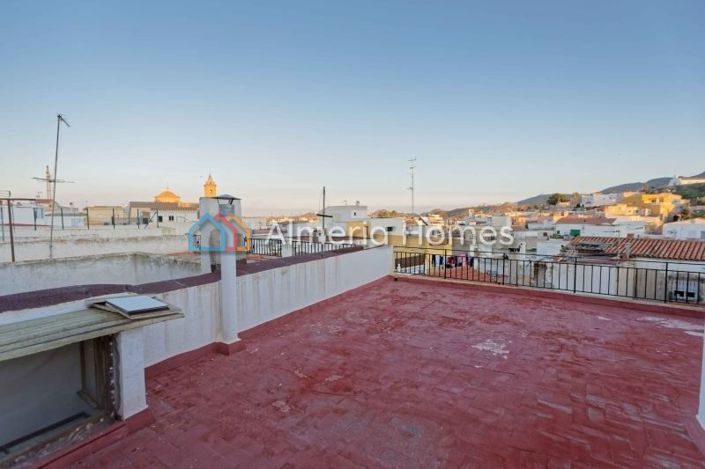 Image No.2-4 Bed Apartment for sale