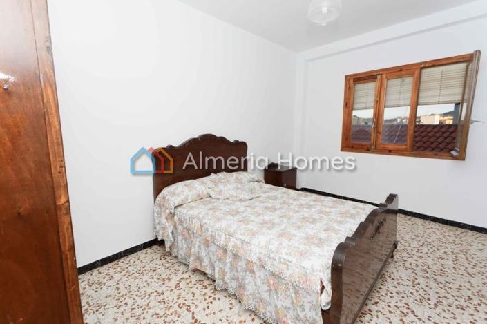Image No.6-4 Bed Apartment for sale