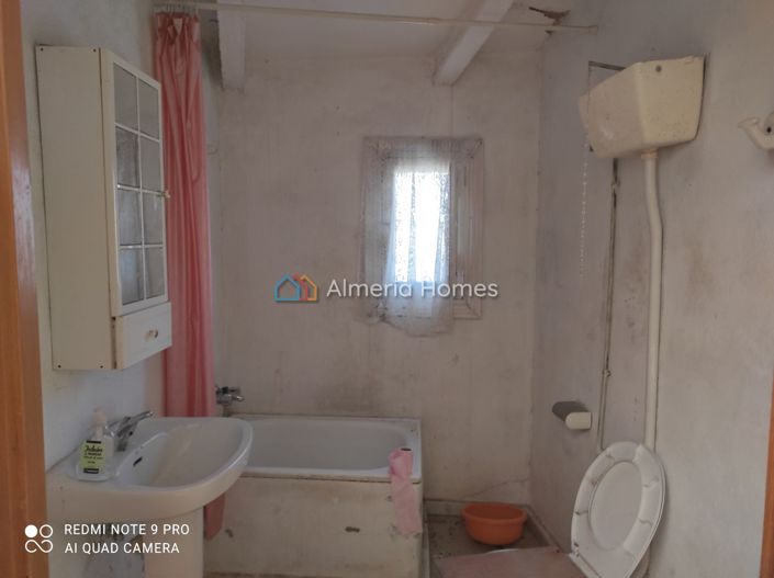 Image No.10-5 Bed Country House for sale