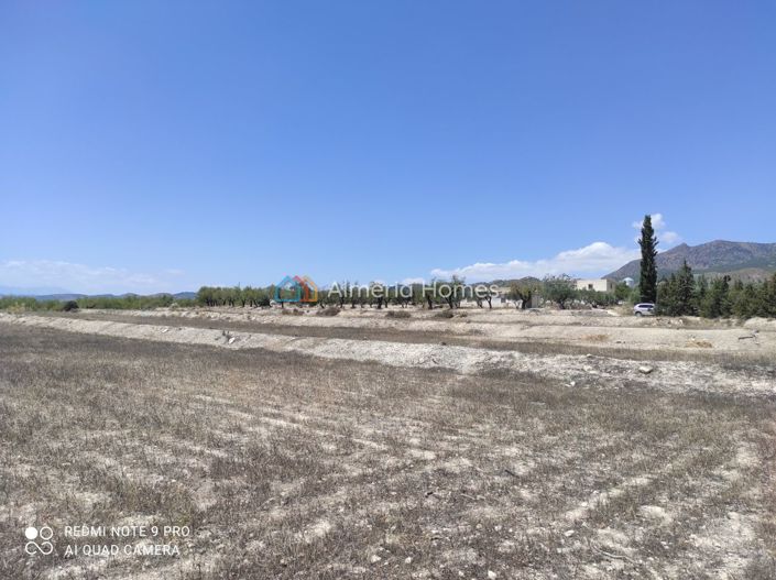 Image No.4-2 Bed Country House for sale