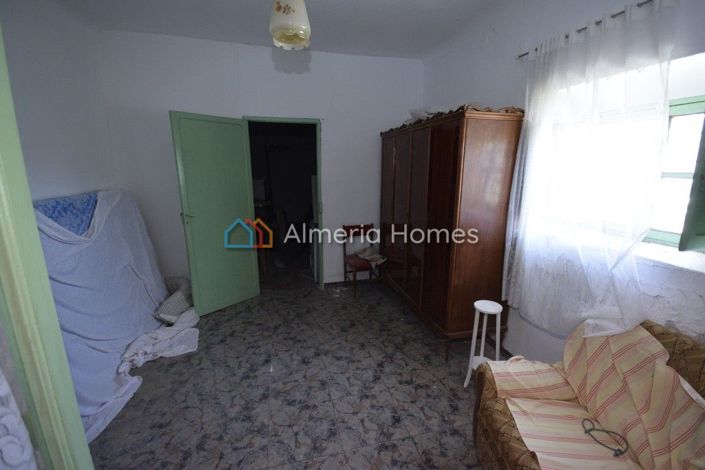 Image No.11-4 Bed Country House for sale