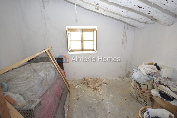 Image No.19-4 Bed Country House for sale