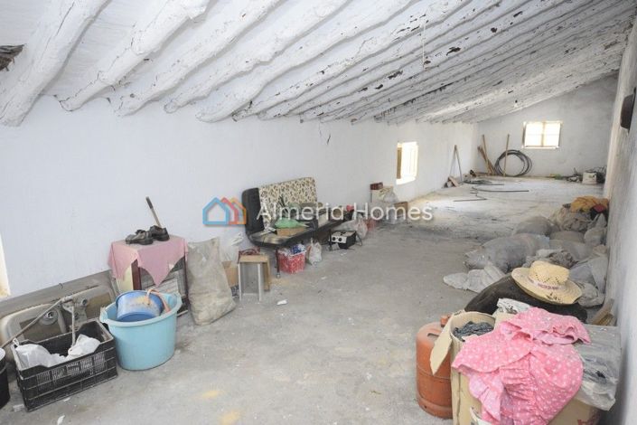 Image No.20-4 Bed Country House for sale