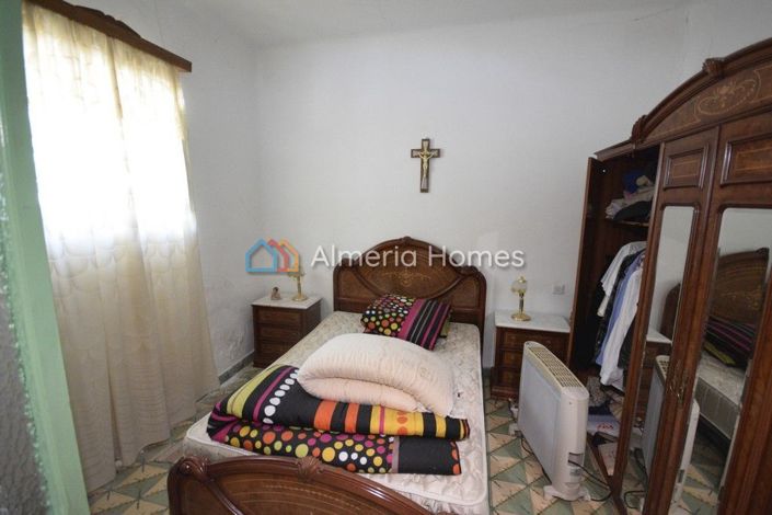 Image No.9-4 Bed Country House for sale