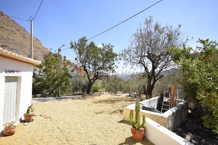 Image No.17-3 Bed Country House for sale