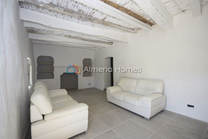 Image No.2-3 Bed Country House for sale