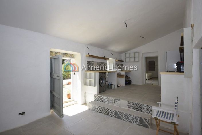 Image No.5-3 Bed Country House for sale